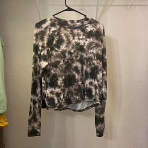 Long sleeve stretchy sweet shirt very comfortable and goes well with anything